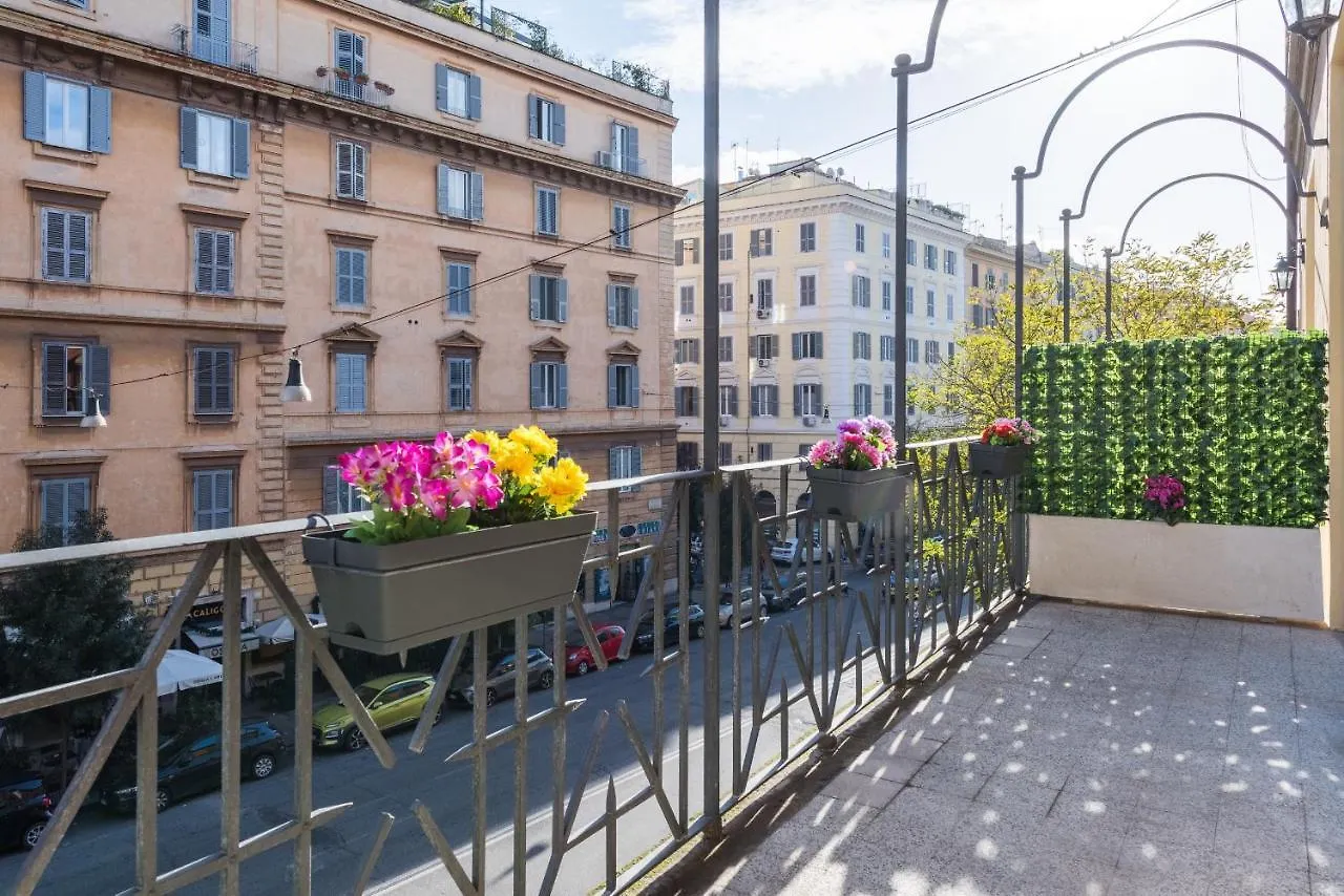 Apartment Vatican Home With Balcony Rome