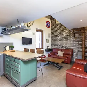 Mou Trastevere House By In Rome