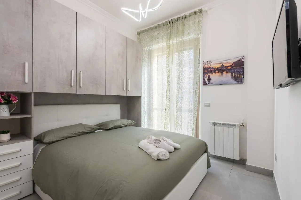 רומא Vatican Home With Balcony 0*,